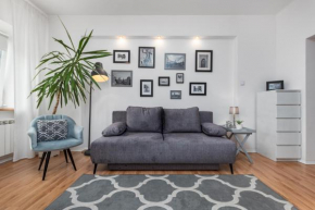 Apartment Chmielna 2 by Your Freedom